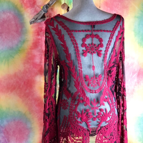 Gorgeous Deep red and Black sheer Lace long sleeved top EC - Picture 4 of 12